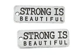 Zawieszka z przesłaniem Grawerka Strong is beautiful 28x10mm