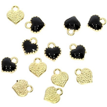 Zawieszka metalowa malowana serce 8x7.5mm